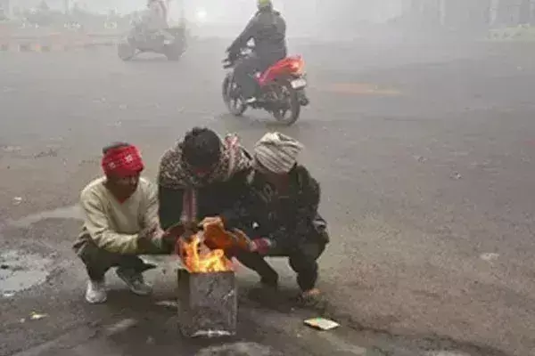 ठंड से राहत नहीं, अगले दो दिनों तक उत्तर भारत में जारी रहेगी शीतलहर ठंड से राहत नहीं, अगले दो दिनों तक उत्तर भारत में जारी रहेगी शीतलहर