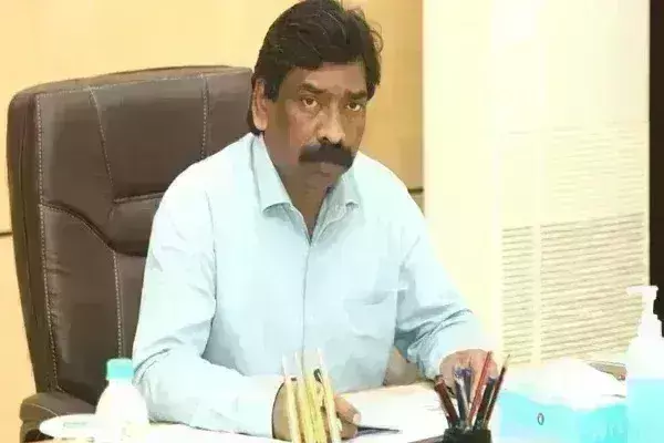 मनी लॉन्ड्रिंग मामले में सीएम हेमंत सोरेन की मुश्किलें बढ़ीं, ईडी ने 27-31 जनवरी के बीच पूछताछ के लिए बुलाया