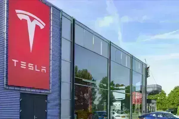 टेस्ला की गाडिय़ों में आई बड़ी समस्या, कंपनी ने वापस मंगाए 4000 से अधिक वाहन टेस्ला की गाडिय़ों में आई बड़ी समस्या, कंपनी ने वापस मंगाए 4000 से अधिक वाहन