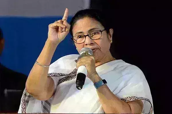 ममता बनर्जी का लोकसभा चुनाव को लेकर ऐलान: कहा -बंगाल में हम अकेले लड़ेंगे ममता बनर्जी का लोकसभा चुनाव को लेकर ऐलान: कहा -बंगाल में हम अकेले लड़ेंगे