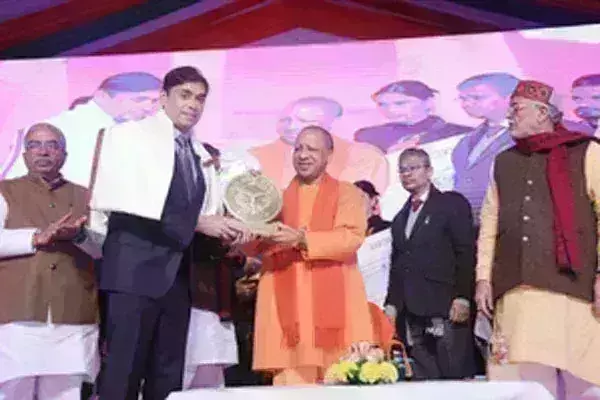 उत्तर प्रदेश दो लाख करोड़ रुपए के ओडीओपी निर्यात कर रहा है : मुख्यमंत्री योगी उत्तर प्रदेश दो लाख करोड़ रुपए के ओडीओपी निर्यात कर रहा है : मुख्यमंत्री योगी