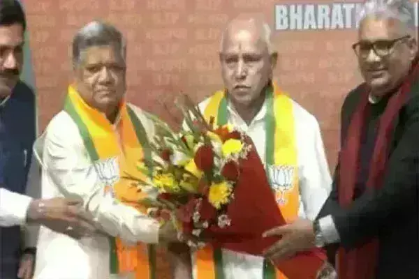 पूर्व CM जगदीश शेट्टार की घर वापसी, कांग्रेस छोड़ बीजेपी में हुए शामिल पूर्व CM जगदीश शेट्टार की घर वापसी, कांग्रेस छोड़ बीजेपी में हुए शामिल