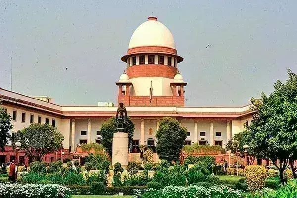 कलकत्ता हाईकोर्ट के समक्ष लंबित सभी कार्यवाही को सुप्रीम कोर्ट ने अपने पास स्थानांतरित किया कलकत्ता हाईकोर्ट के समक्ष लंबित सभी कार्यवाही को सुप्रीम कोर्ट ने अपने पास स्थानांतरित किया