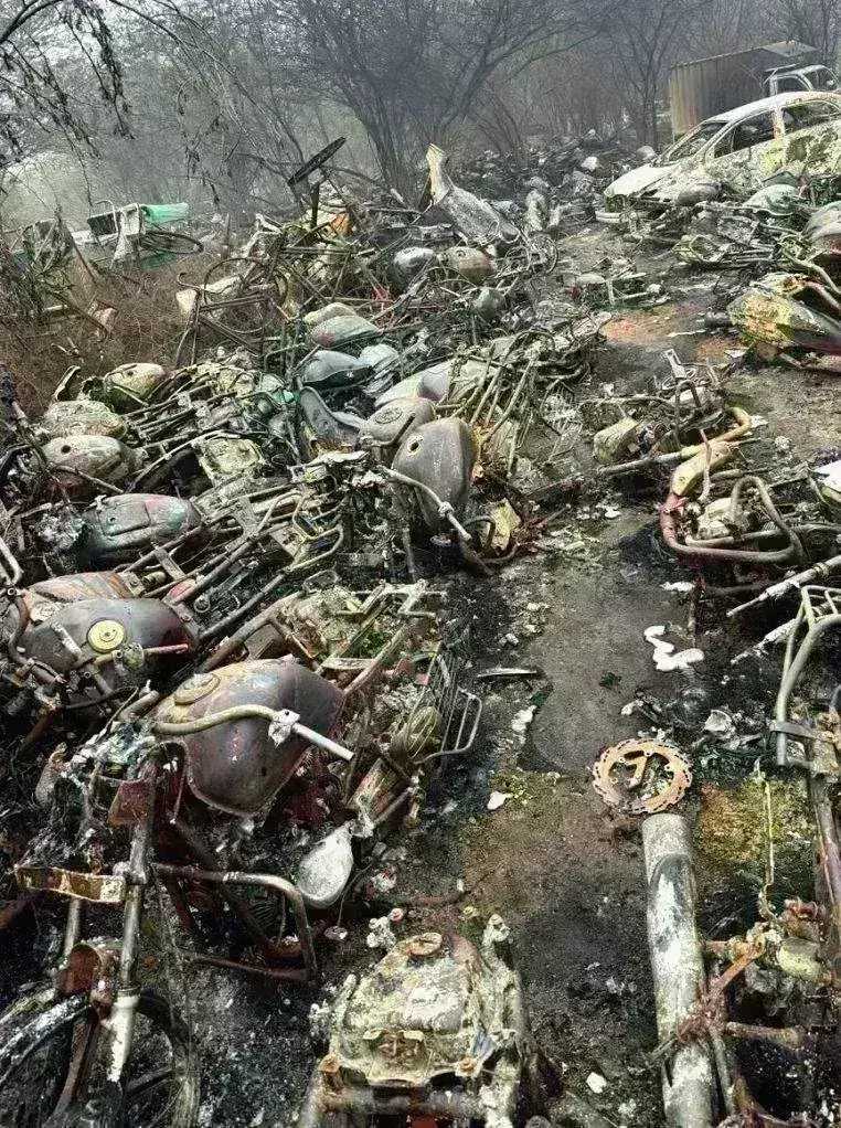 दिल्ली पुलिस के मालखाने में आग लगने से करीब 300 गाडिय़ां जलकर राख