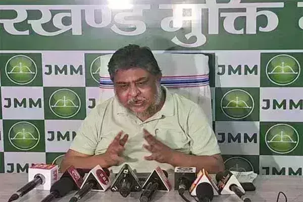 ईडी की कार्रवाई के खिलाफ सोरेन के पक्ष में सड़क पर उतरे झामुमो कार्यकर्ता ईडी की कार्रवाई के खिलाफ सोरेन के पक्ष में सड़क पर उतरे झामुमो कार्यकर्ता