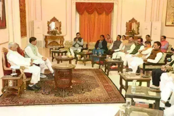 मोहन यादव मंत्रिमंडल ने मप्र के राज्यपाल से की मुलाकात मोहन यादव मंत्रिमंडल ने मप्र के राज्यपाल से की मुलाकात
