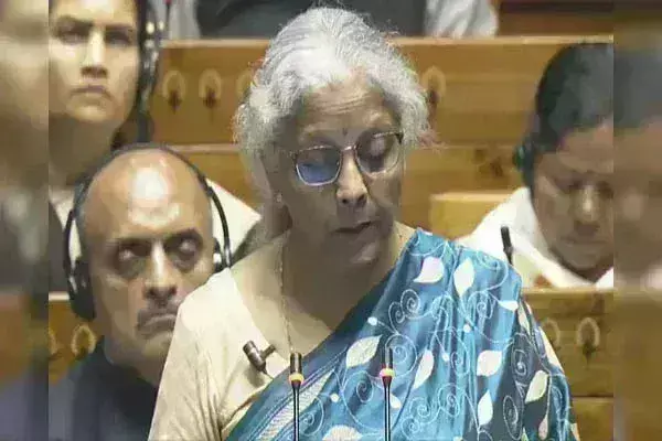वित्त मंत्री निर्मला सीतारमण ने किया संसद में अंतरिम बजट पेश: इन्कम टैक्स में कोई बदलाव नहीं वित्त मंत्री निर्मला सीतारमण ने किया संसद में अंतरिम बजट पेश: इन्कम टैक्स में कोई बदलाव नहीं