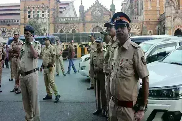 शहर में 6 जगह रखे हैं बम, मुंबई पुलिस को आया धमकी भरा मैसेज; एजेंसियां अलर्ट