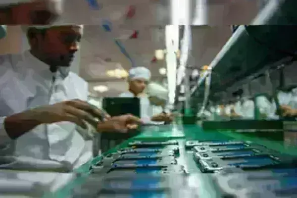 मोबाइल कंपोनेंट पर आयात शुल्क को युक्तिसंगत बनाना कारोबार की आसानी की दिशा में बड़ी छलांग : आईसीईए मोबाइल कंपोनेंट पर आयात शुल्क को युक्तिसंगत बनाना कारोबार की आसानी की दिशा में बड़ी छलांग : आईसीईए