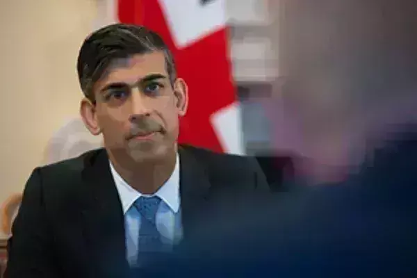 ब्रिटेन के प्रधानमंत्री ने नस्लवाद पर की बात, कहा- -यह चुभता है और दुख पहुंचाता है ब्रिटेन के प्रधानमंत्री ने नस्लवाद पर की बात, कहा- -यह चुभता है और दुख पहुंचाता है