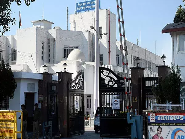 उत्तराखंड विधानसभा सत्र: जिला प्रशासन ने विधानसभा के आसपास धारा 144 लागू कर दी उत्तराखंड विधानसभा सत्र: जिला प्रशासन ने विधानसभा के आसपास धारा 144 लागू कर दी