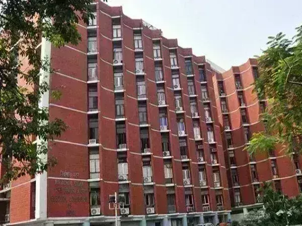 चुनाव प्रचार में बच्चों के इस्तेमाल पर लगा बैन, चुनाव आयोग का राजनीतिक दलों को सख्त निर्देश चुनाव प्रचार में बच्चों के इस्तेमाल पर लगा बैन, चुनाव आयोग का राजनीतिक दलों को सख्त निर्देश
