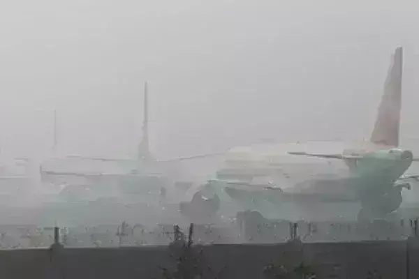 राज्यसभा में मंत्री वीके. सिंह का जवाब, -उत्तर भारत में उड़ानों के रद्द होने और देरी का कारण बना घना कोहरा राज्यसभा में मंत्री वीके. सिंह का जवाब, -उत्तर भारत में उड़ानों के रद्द होने और देरी का कारण बना घना कोहरा