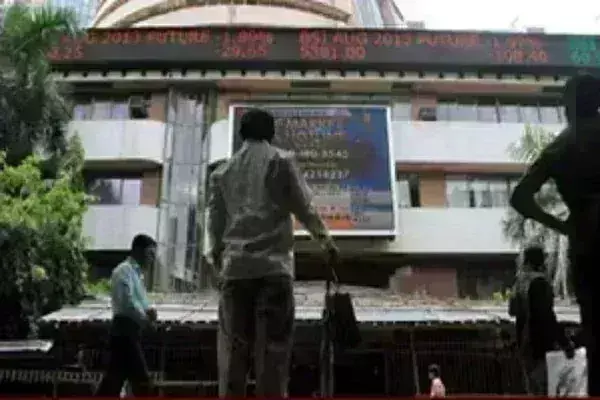 विप्रो, टीसीएस की अगुवाई में सेंसेक्स 300 अंक चढ़ा विप्रो, टीसीएस की अगुवाई में सेंसेक्स 300 अंक चढ़ा