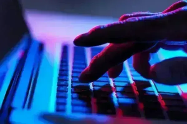 अमेरिका में कमर्शियल स्पाइवेयर के दुरुपयोग करने वालों को नहीं मिलेगा वीजा अमेरिका में कमर्शियल स्पाइवेयर के दुरुपयोग करने वालों को नहीं मिलेगा वीजा