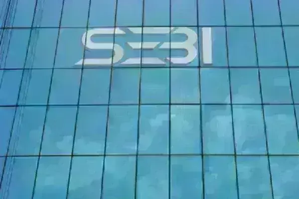 Big action by SEBI, ban on 10 market experts giving stock tips Big action by SEBI, ban on 10 market experts giving stock tips