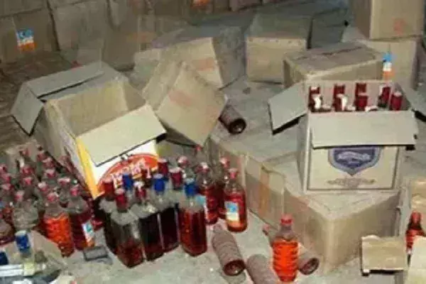 बिहार में नदियों के किनारे अब किसान नहीं शराब तस्करो का अड्डा, बनाया सेफ जोन