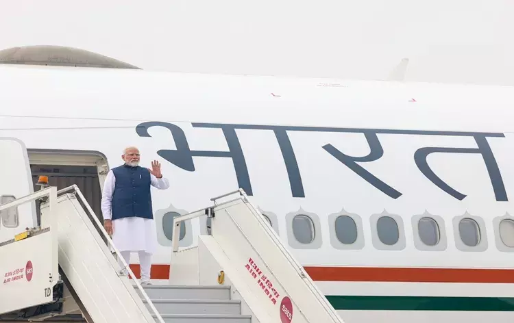 पीएम मोदी ने कहा, व्यापार और निवेश तथा रक्षा और सुरक्षा जैसे क्षेत्रों में यूएई के साथ सहयोग कई गुना बढ़ गया पीएम मोदी ने कहा, व्यापार और निवेश तथा रक्षा और सुरक्षा जैसे क्षेत्रों में यूएई के साथ सहयोग कई गुना बढ़ गया