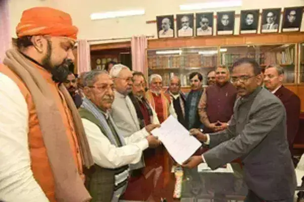 भाजपा नेता नंद किशोर यादव ने बिहार विधानसभा अध्यक्ष पद के लिए भरा नामांकन