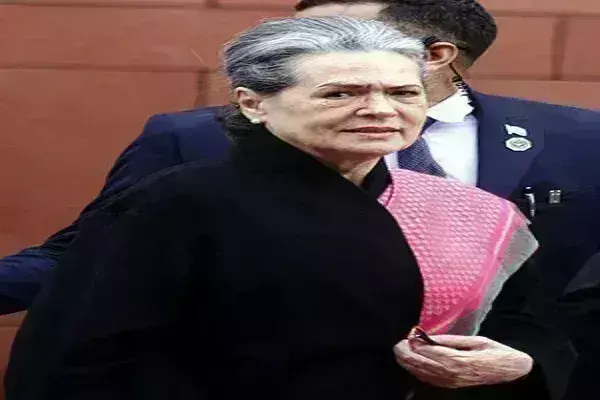 राजस्थान से राज्यसभा के लिए नामांकन दाखिल करने जयपुर पहुँचीं सोनिया गाँधी राजस्थान से राज्यसभा के लिए नामांकन दाखिल करने जयपुर पहुँचीं सोनिया गाँधी