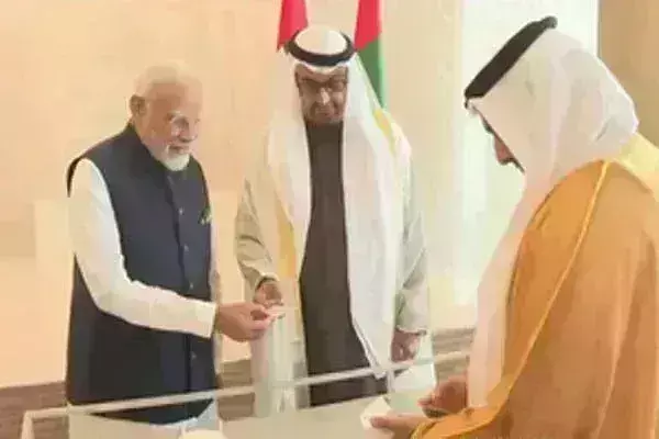 अब UAE में भी चलेगा UPI RuPay Card, अबू धाबी में PM मोदी और राष्ट्रपति नाहयान ने की शुरुआत अब UAE में भी चलेगा UPI RuPay Card, अबू धाबी में PM मोदी और राष्ट्रपति नाहयान ने की शुरुआत