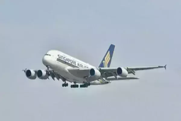मलेशियाई-भारतीय ने सिंगापुर एयरलाइंस पर 17.8 लाख सिंगापुर डॉलर का मुकदमा किया
