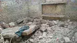 छत के मलबे के नीचे दबकर दो मजदूरों की मौत छत के मलबे के नीचे दबकर दो मजदूरों की मौत