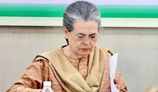 रायबरेली की जनता को सोनिया गांधी की भावुक चिट्ठी, लिखा-आपके बिना मेरा परिवार दिल्ली में अधूरा रायबरेली की जनता को सोनिया गांधी की भावुक चिट्ठी, लिखा-आपके बिना मेरा परिवार दिल्ली में अधूरा