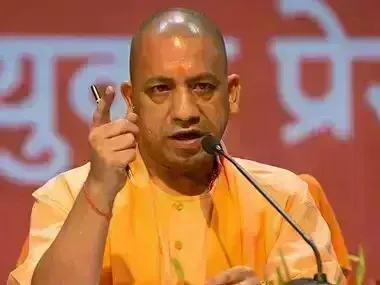 किसान आंदोलन के बीच योगी सरकार का बड़ा फैसला, उत्तर प्रदेश में छह महीने हड़ताल पर पाबंदी किसान आंदोलन के बीच योगी सरकार का बड़ा फैसला, उत्तर प्रदेश में छह महीने हड़ताल पर पाबंदी