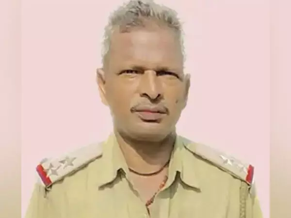 हरियाणा पुलिस के सब-इंस्पेक्टर की शंभू बॉर्डर पर ड्यूटी के दौरान मौत हो गई हरियाणा पुलिस के सब-इंस्पेक्टर की शंभू बॉर्डर पर ड्यूटी के दौरान मौत हो गई