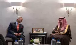 विदेश मंत्री एस जयशंकर ने अपने सऊदी समकक्ष से मुलाकात की; पश्चिम एशिया की स्थिति और भारत-सऊदी अरब रणनीतिक साझेदारी पर चर्चा की विदेश मंत्री एस जयशंकर ने अपने सऊदी समकक्ष से मुलाकात की; पश्चिम एशिया की स्थिति और भारत-सऊदी अरब रणनीतिक साझेदारी पर चर्चा की