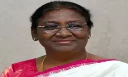 राष्ट्रपति द्रौपदी मुर्मु ने रेलवे सुरक्षा विशेष बल के कांस्टेबल को ‘जीवन रक्षा पदक’ से सम्मानित किया राष्ट्रपति द्रौपदी मुर्मु ने रेलवे सुरक्षा विशेष बल के कांस्टेबल को ‘जीवन रक्षा पदक’ से सम्मानित किया