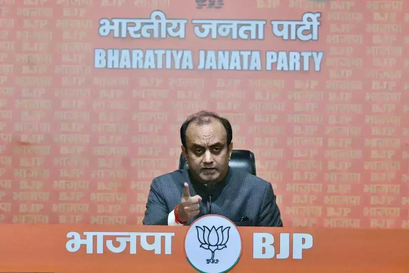 महिला सांसद और विधायको को संदेशखाली जाने से रोका गया : सुधांशु त्रिवेदी