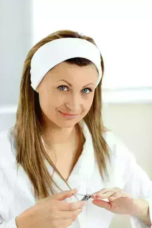 आखिर बाल और नाखून काटते वक्त क्यों नहीं होता दर्द, यहां जानिए राज की बात