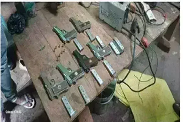 STF की बड़ी कार्रवाईः बिहार में मिनी गन फैक्ट्री का भंडाफोड़, 14 आरोपी गिरफ्तार
