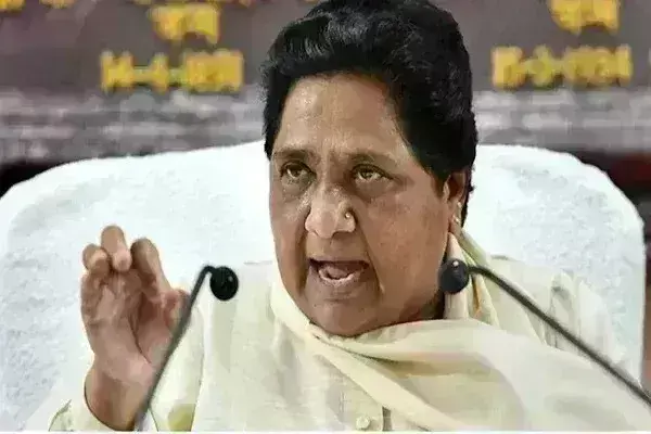 लोकसभा चुनाव से पहले बसपा को बड़ा झटका, सांसद रितेश पांडे ने छोड़ी पार्टी, BJP में हो सकते हैं शामिल