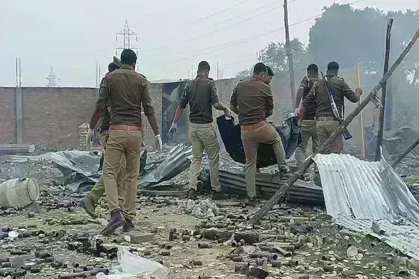 कौशांबी की पटाखा फैक्ट्री में जबरदस्त ब्लास्ट, 5 लोगों की मौत, कई गंभीर रूप से घायल