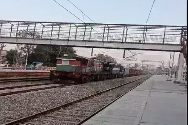 बिना ड्राइवर के 75 KM तक 110 किलोमीटर प्रति घंटे की रफ्तार से दौड़ी ट्रेन