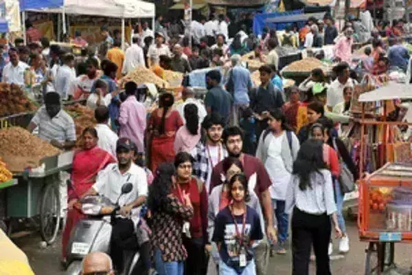 नीति आयोग ने दी गूड न्यूज, बताया देश में घटकर अब कितनी रह गई गरीबी