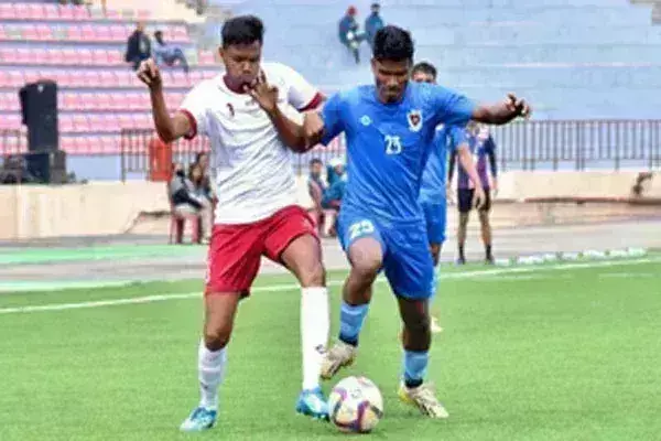 संतोष ट्रॉफी 2024 - मणिपुर, दिल्ली, रेलवे ने क्वार्टर फाइनल में बर्थ पक्की की संतोष ट्रॉफी 2024 - मणिपुर, दिल्ली, रेलवे ने क्वार्टर फाइनल में बर्थ पक्की की