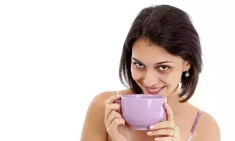 ज्यादा चाय पीने से भी वजन बढ़ सकता है जानें न्यूट्रीशियन क्या कहते हैं... ज्यादा चाय पीने से भी वजन बढ़ सकता है जानें न्यूट्रीशियन क्या कहते हैं...