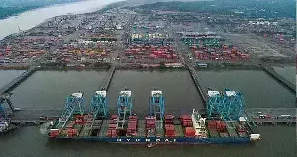 चीन से पाकिस्तान जा रहे शिप को सुरक्षा एजेंसियों ने मुंबई में रोका, ये है वजह चीन से पाकिस्तान जा रहे शिप को सुरक्षा एजेंसियों ने मुंबई में रोका, ये है वजह