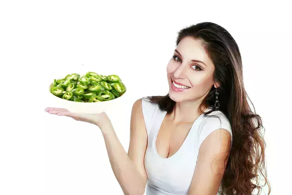 हड्डियों में भर दे जान, आंखों के लिए वरदान से कम नहीं हरी मिर्च, जानें फायदे हड्डियों में भर दे जान, आंखों के लिए वरदान से कम नहीं हरी मिर्च, जानें फायदे