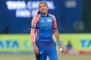 शबनीम इस्माइल ने फेंकी महिला क्रिकेट इतिहास की सबसे तेज गेंद शबनीम इस्माइल ने फेंकी महिला क्रिकेट इतिहास की सबसे तेज गेंद