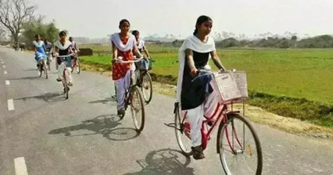 नीतीश सरकार की योजनाओं से घर की दहलीज लांघ महिलाएं कर रही सभी क्षेत्रों में नेतृत्व