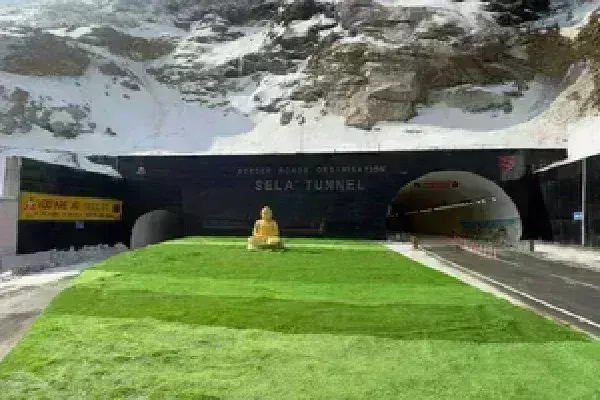 PM मोदी ने दुनिया की सबसे लंबी दो लेन वाली सेला सुरंग का किया उद्घाटन