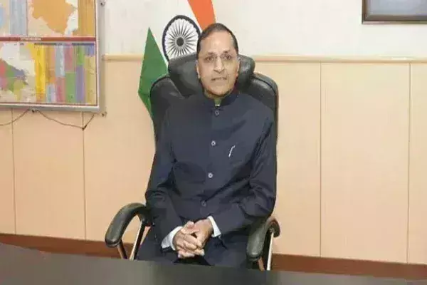 बड़ी खबर… चुनाव आयुक्त अरुण गोयल ने दिया इस्तीफा बड़ी खबर… चुनाव आयुक्त अरुण गोयल ने दिया इस्तीफा