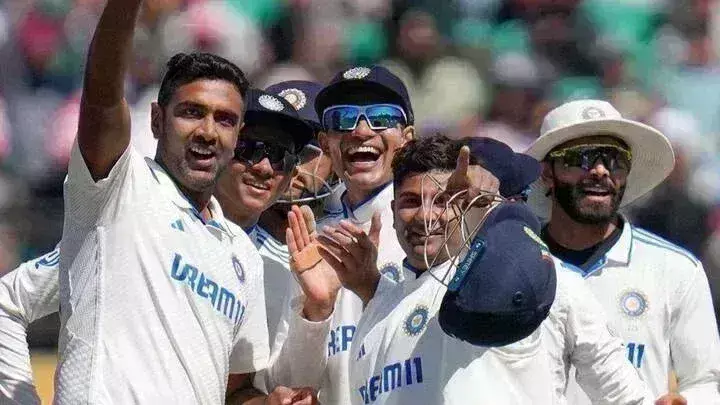 भारत ने इंग्लैंड के खिलाफ टेस्ट सीरीज में तोड़े कई रिकॉर्ड, 112 साल बाद हुआ ऐसा भारत ने इंग्लैंड के खिलाफ टेस्ट सीरीज में तोड़े कई रिकॉर्ड, 112 साल बाद हुआ ऐसा