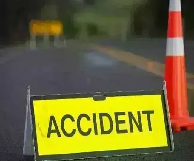कार सवार दंपति ट्रक से टकराए, महिला की मौत कार सवार दंपति ट्रक से टकराए, महिला की मौत