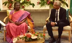 рд░рд╛рд╖реНрдЯреНрд░рдкрддрд┐ рдореБрд░реНрдореВ рдиреЗ рдореЙрд░реАрд╢рд╕ рдХреЗ рдкреЛрд░реНрдЯ рд▓реБрдЗрд╕ рдореЗрдВ рд╕рднрд╛ рдХреЛ рд╕рдВрдмреЛрдзрд┐рдд рдХрд┐рдпрд╛; рдХрд╣рд╛, рднрд╛рд░рдд рдореЙрд░реАрд╢рд╕ рдХреЗ рд╕рд╛рде рдорд┐рд▓рдХрд░ рдХрд╛рдо рдХрд░рдирд╛ рдЬрд╛рд░реА рд░рдЦреЗрдЧрд╛ рд░рд╛рд╖реНрдЯреНрд░рдкрддрд┐ рдореБрд░реНрдореВ рдиреЗ рдореЙрд░реАрд╢рд╕ рдХреЗ рдкреЛрд░реНрдЯ рд▓реБрдЗрд╕ рдореЗрдВ рд╕рднрд╛ рдХреЛ рд╕рдВрдмреЛрдзрд┐рдд рдХрд┐рдпрд╛; рдХрд╣рд╛, рднрд╛рд░рдд рдореЙрд░реАрд╢рд╕ рдХреЗ рд╕рд╛рде рдорд┐рд▓рдХрд░ рдХрд╛рдо рдХрд░рдирд╛ рдЬрд╛рд░реА рд░рдЦреЗрдЧрд╛